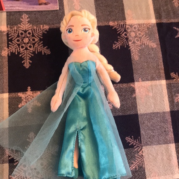 Frozen Doll & Read-Along Storybook and CD - Picture 2 of 10